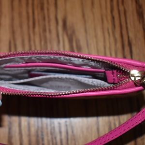 Michael Kors Bags - Michael Kors Wristlet - NEW Michael Kors Bags - Michael Kors Wristlet - NEW